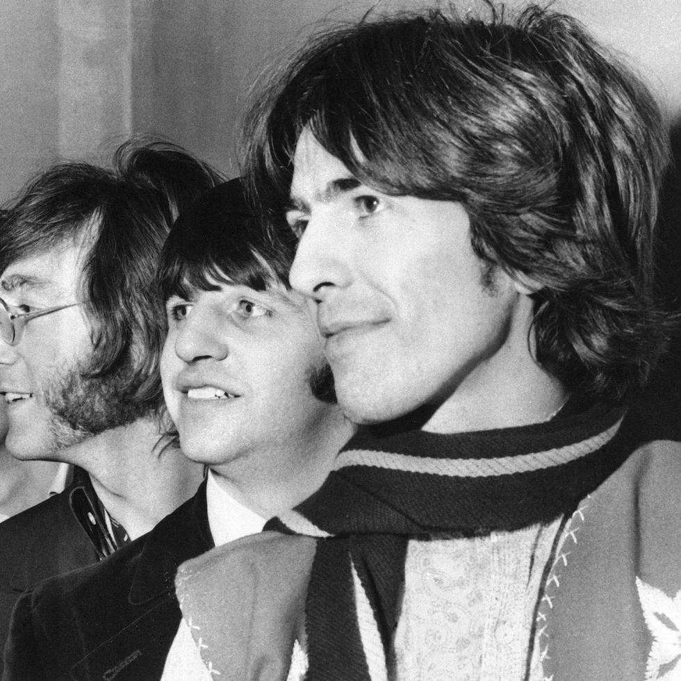 Paul McCartney, John Lennon, Ringo Starr y George Harrison formaron el grupo The Beatles en Liverpool.