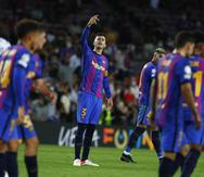 El capitán del Barcelona Gerard Piqué hace un gesto después de la derrota ante el Bayern Múnich en un partido de la Liga de Campeones.