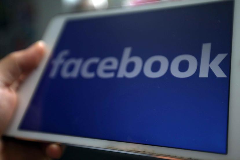 Facebook también suprimió 2.5 millones de mensajes en los que se vendían de forma irregular mascarillas, gel y toallitas desinfectantes, así como supuestos tests de COVID-19. (EFE / Luong Thai Linh)