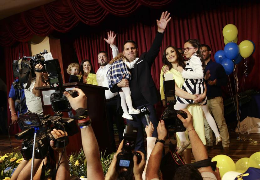 El candidato a la presidencia de Costa Rica, Fabricio Alvarado, del Partido Restauración Nacional, ofrece un discurso de victoria tras la primera ronda de las elecciones en San José, Costa Rica. (AP)