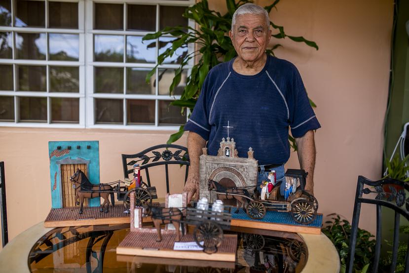 Entrevistamos en su taller en Guánica al artesano local Wilzen Pérez, quien es tallador de Reyes y Santos.