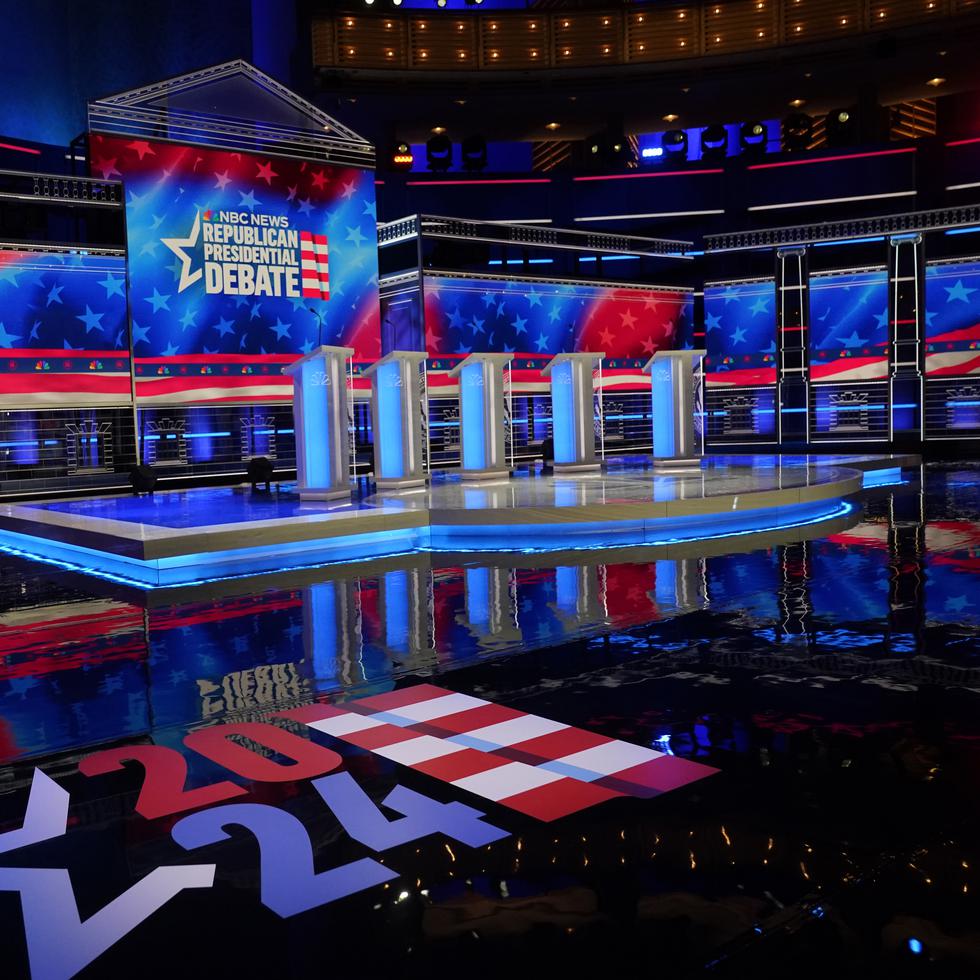 El escenario donde se realizará el debate entre los aspirantes a la candidatura presidencial republicana, en Miami. Foto tomada el 7 de noviembre de 2023.  . (Foto AP /Wilfredo Lee)