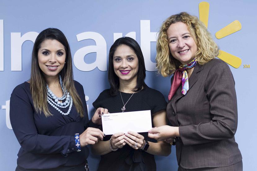 De izquierda a derecha, Viviana Mercado, gerente de asuntos corporativos de Walmart Puerto Rico; Olga Ramos, directora senior de Sam’s Club Puerto Rico; y Sara Rosario, presidenta del COPUR.