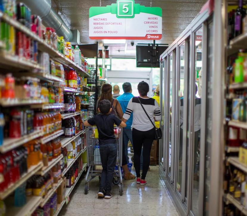 Se espera que la mayoría de los supermercados reabran una vez culminen sus labores de limpieza por la mercancía que se ha caído por los sismos..