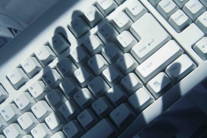 Entre los hackers se destaca un pirata informático británico que fue detenido el miércoles por su supuesta relación con un ataque cibernético cometido contra el Departamento de Defensa estadounidense (DoD). (Archivo)