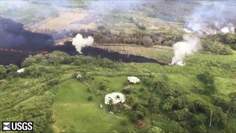 El Servicio Geológico de Estados Unidos mostró cómo los gases emanan de una grieta cerca de Pahoa, Hawai. (AP)