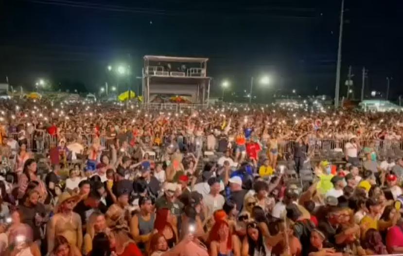 Imagen del público en el "Guaya Guaya Fest" el sábado en la noche en Orlando.