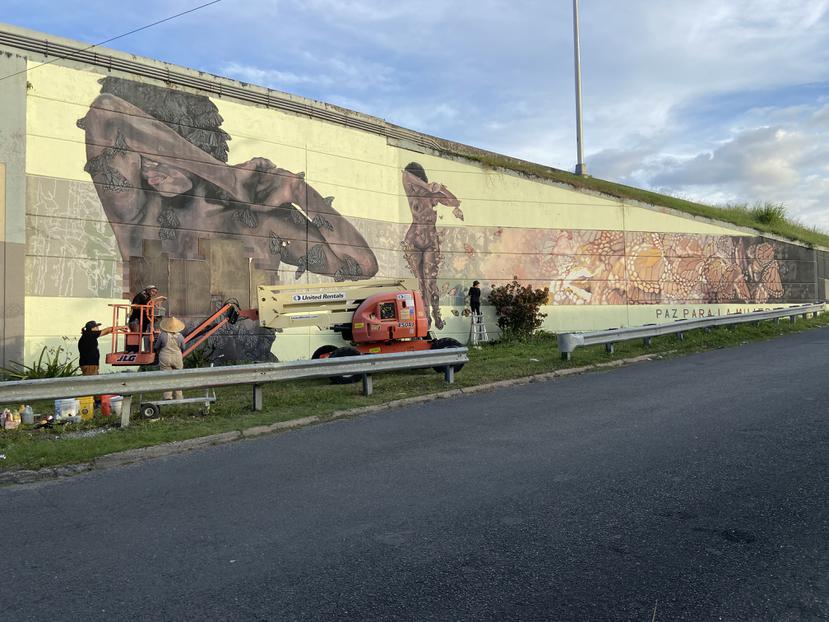 El Colectivo Moriviví comenzó la restauración de su mural el pasado 22 de noviembre y continuarán trabajando en él hasta el próximo mes de diciembre.