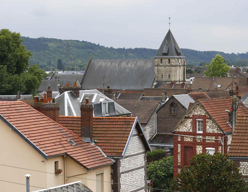 Vistazo general de la iglesia de Saint Etienne du Rouvray. (AP)
