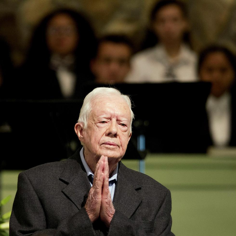 El mandato de Carter, que recibió el Nobel de la Paz en 2002, solo duró 4 años, de 1977 a 1981, debido principalmente al impacto de la crisis de los rehenes estadounidenses de 1979 en Irán.