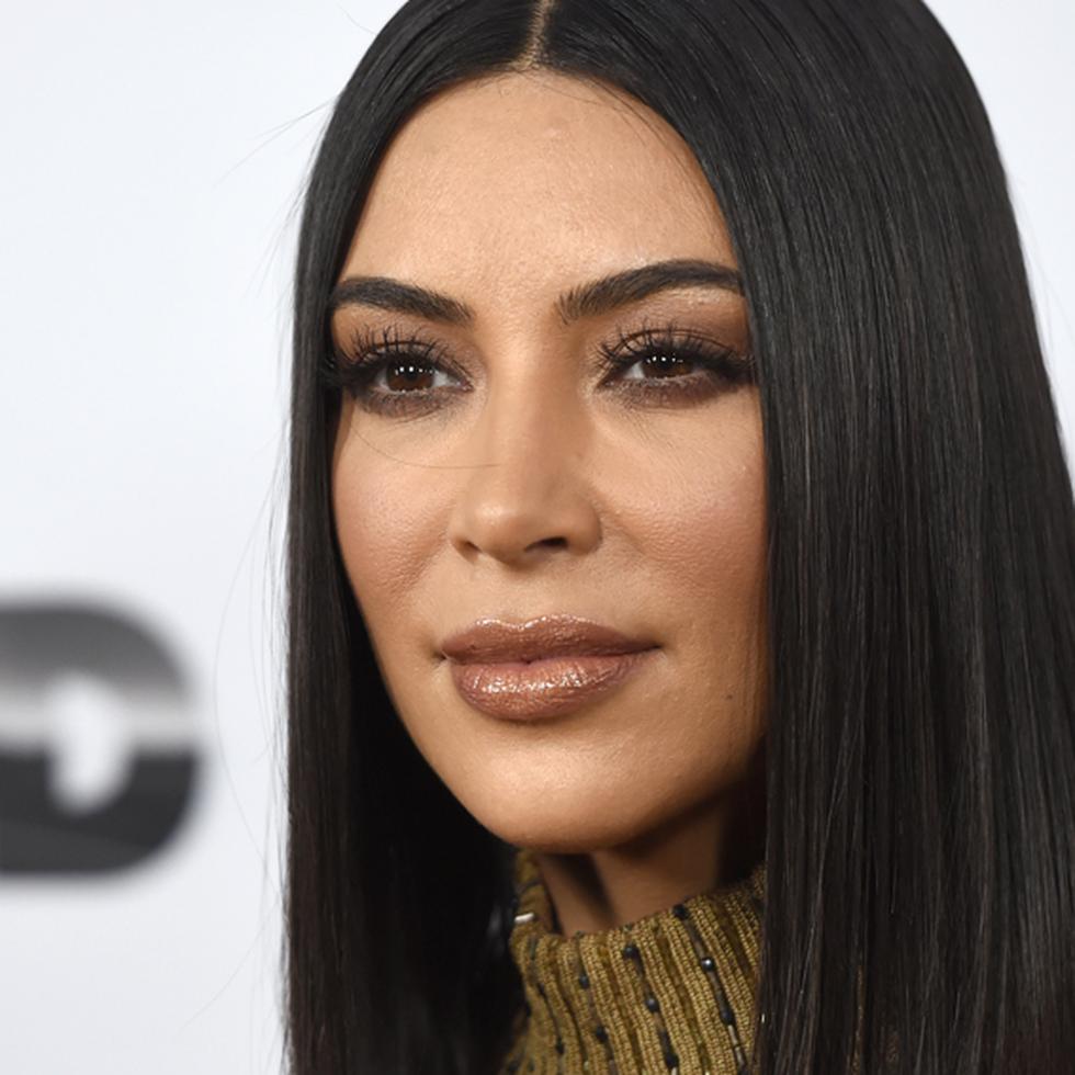 Kardashian, que pujó de forma anónima, pagó más de tres veces de la estimación máxima de la casa de subastas. (Prensa Asociada)