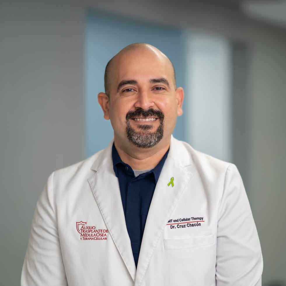 Doctor Alexis Cruz Chacón, hematólogo oncólogo con subespecialidad en trasplante de médula ósea para adultos