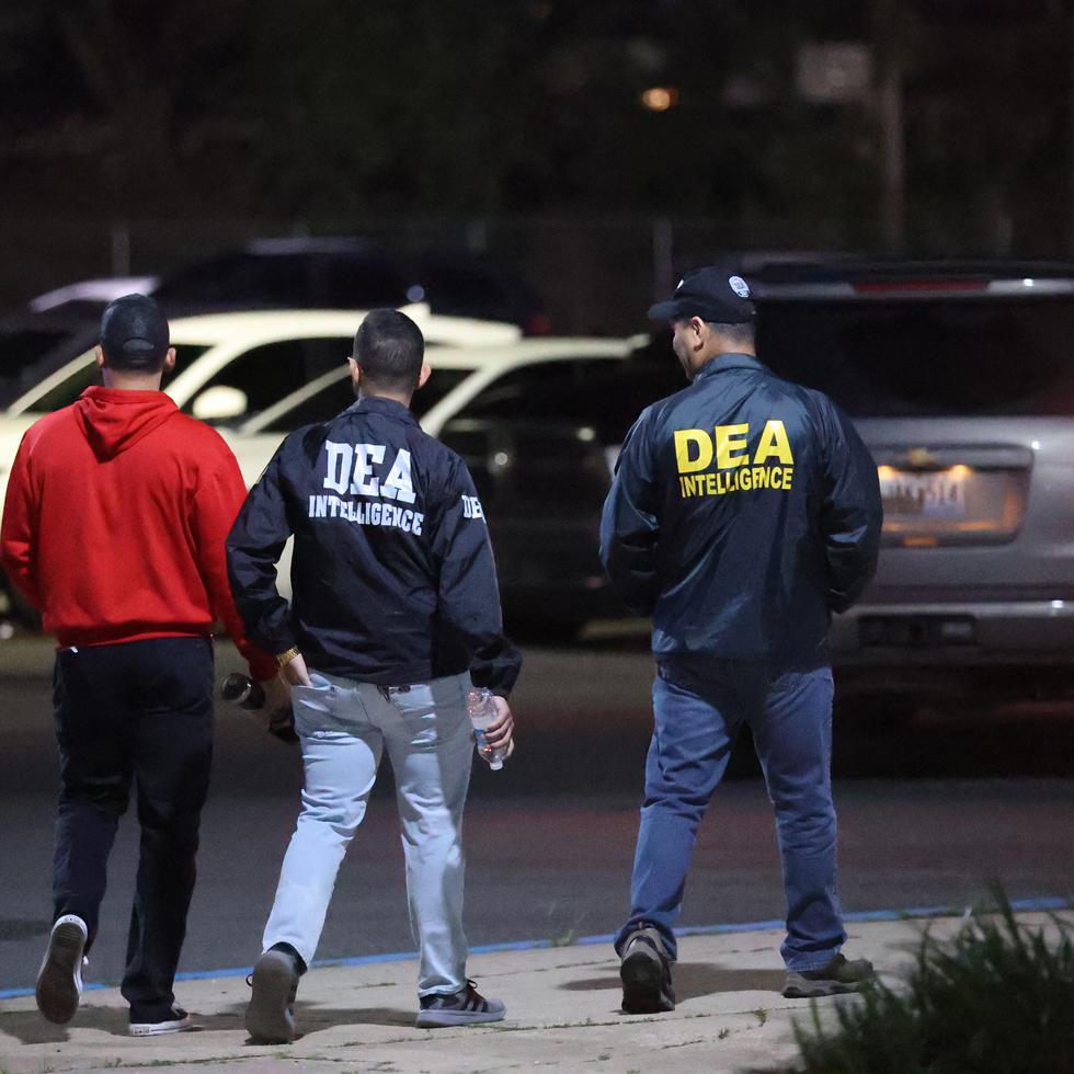 Las detenciones están a cargo de la Administración de Control de Drogas (DEA, por sus siglas en inglés), con el apoyo de otras agencias federales.