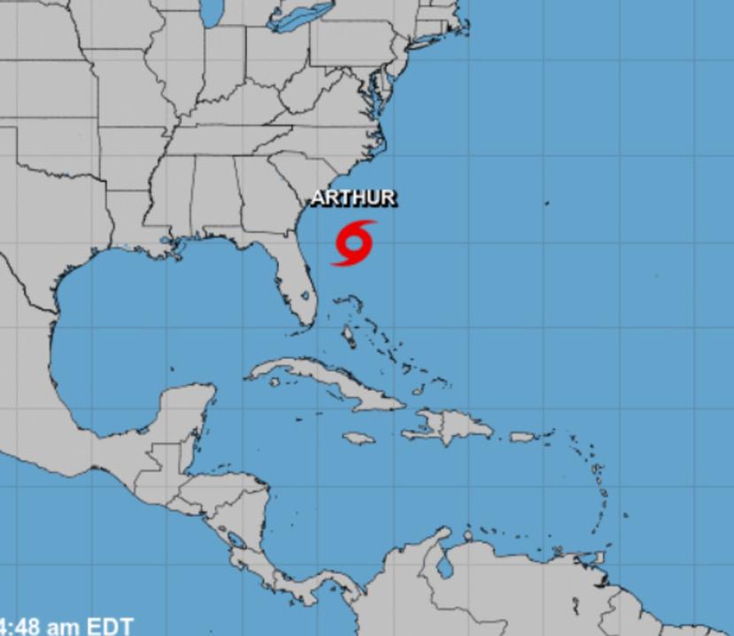 Arthur se mantendría lejos de la costa de Florida y Georgia este domingo. (Captura / NHC)