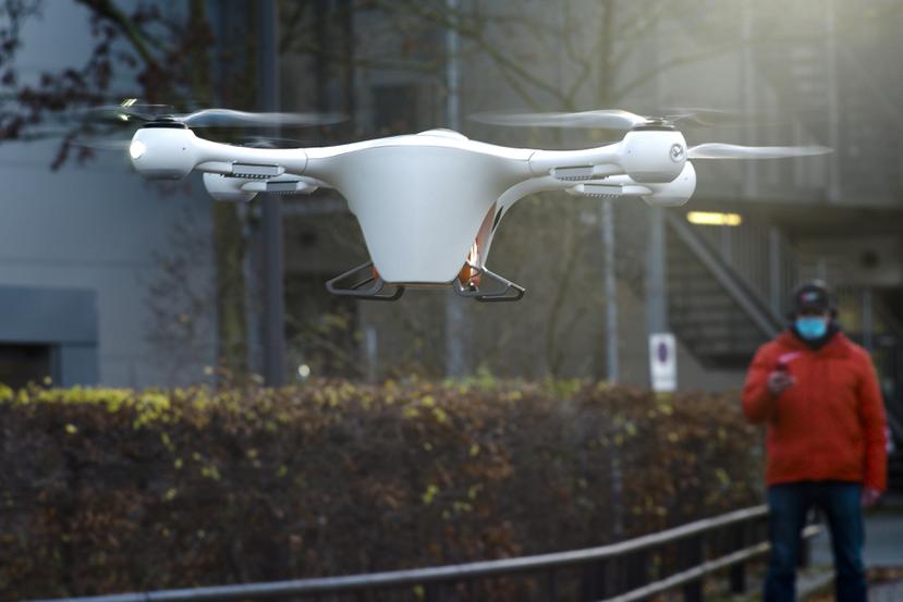 Uno de los drones que podrían ser utilizados para entregar vacunas contra el COVID-19, en Berlín.