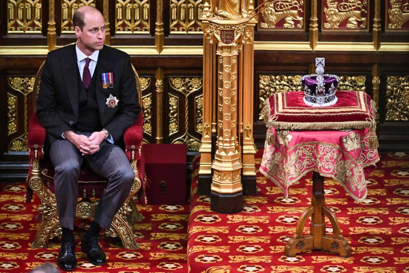 A principios de mayo de este año, el príncipe participó en la Apertura Estatal del Parlamento, que fue dirigida por su padre, y su padre, Charles de Gales. Esta fue la primera vez que la reina Elizabeth no presidió la actividad debido a problemas de salud.