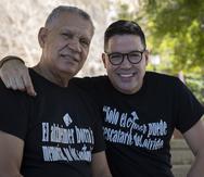 En noviembre del 2021, Josué Carrión "Mr. Cash" junto a su padre Jesús Rafael Carrión, quien sufre de la enfermedad de alzhéimer.