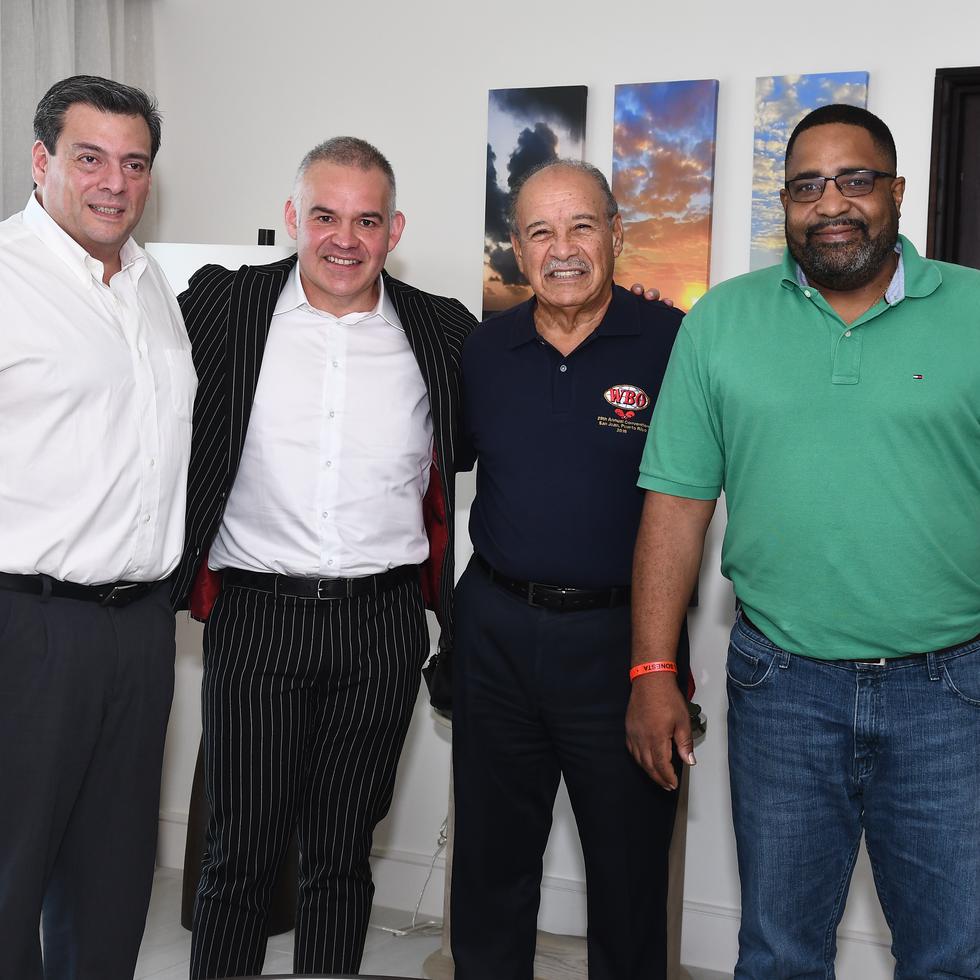 Mauricio Sulaimán, Gilberto Mendoza, Francisco Valcárcel y Darryl Peoples tuvieron un encuentro durante la Convención Anual de la Organización Mundial de Boxeo (OMB).