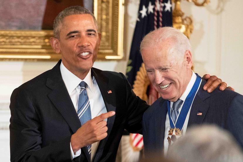 Joe Biden (der.) fungió como vicepresidente durante la administración de Barack Obama, a la derecha. (EFE / Michael Reynolds)