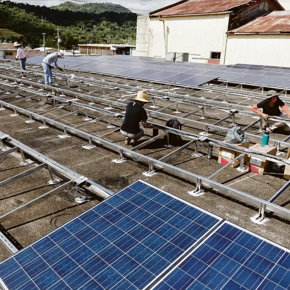 El proyecto Adjuntas Pueblo Solar, de Casa Pueblo, comprende casi 200 instalaciones -desde decenas de casas a restaurantes a comercios- repartidas en 15 barrios.