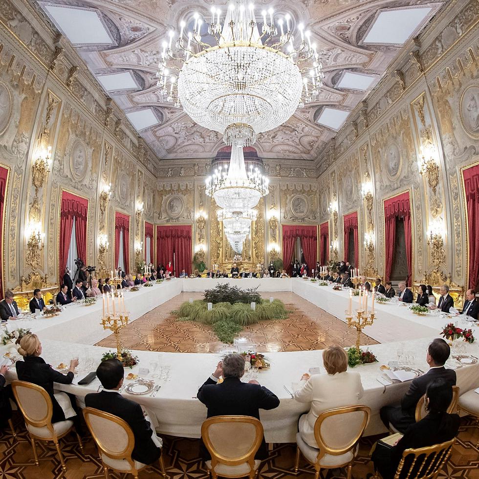 Cena oficial ofrecida a los líderes del G20 en Roma, este sábado. EFE/EPA/PAOLO GIANDOTTI / QUIRINAL PRESS OFFICE
