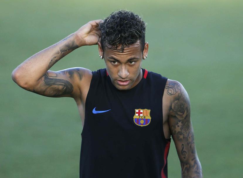 El impacto potencial del fichaje de Neymar por el PSG tendría efectos durante muchos años en la economía del club. (EFE)