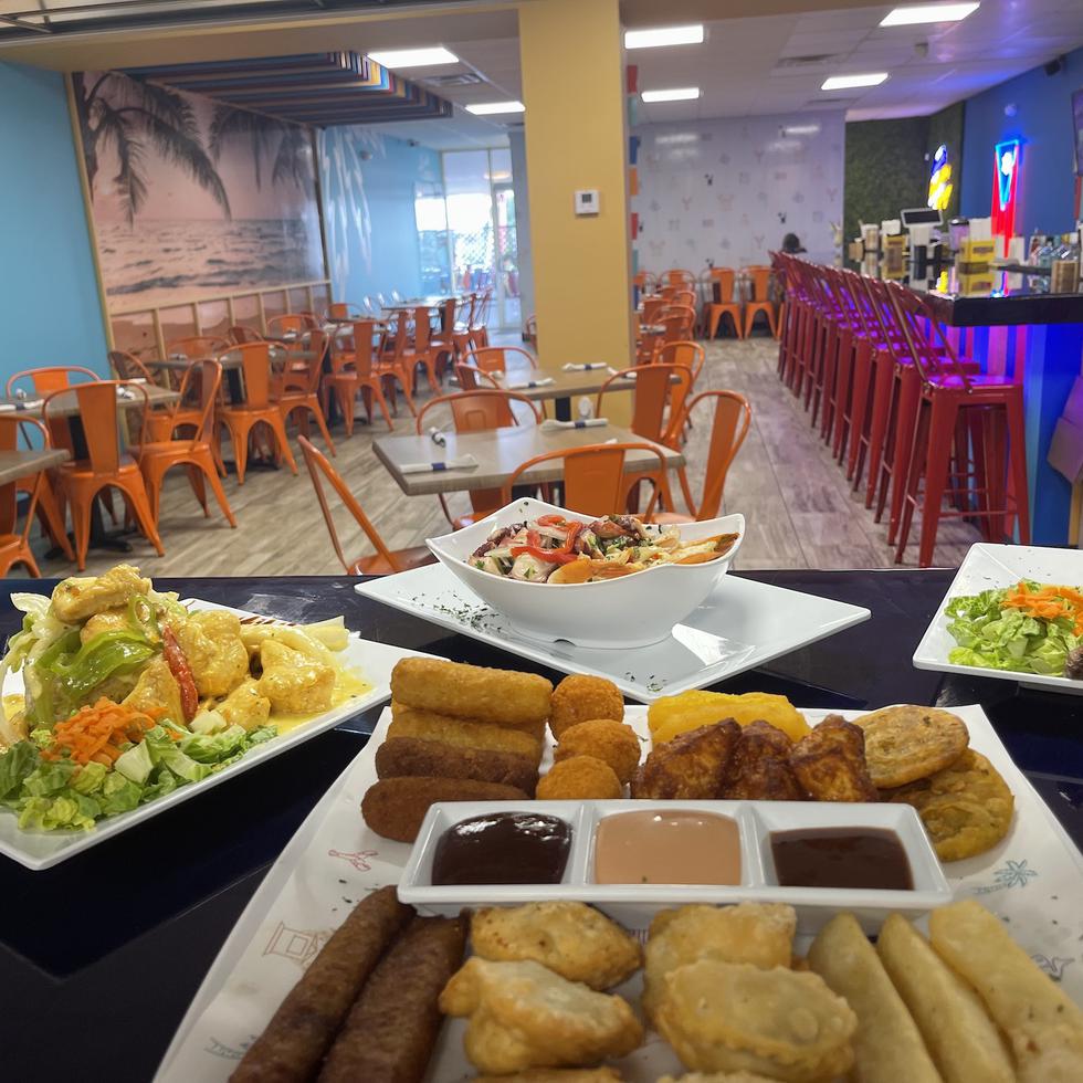 La comida es variada e incluye mofongos y frituras puertorriquenas.