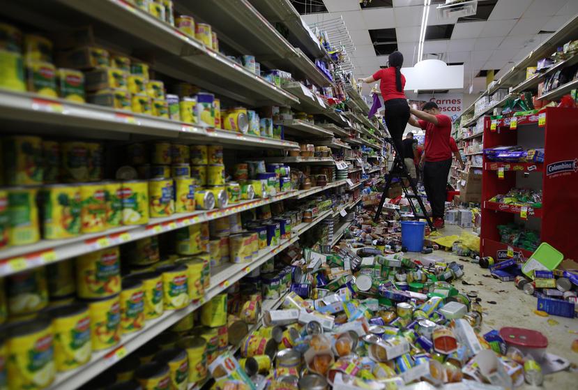 El supermercado Napo Vélez en Guayanilla, fue uno de los comercios que tuvo pérdidas con el terremoto del martes.