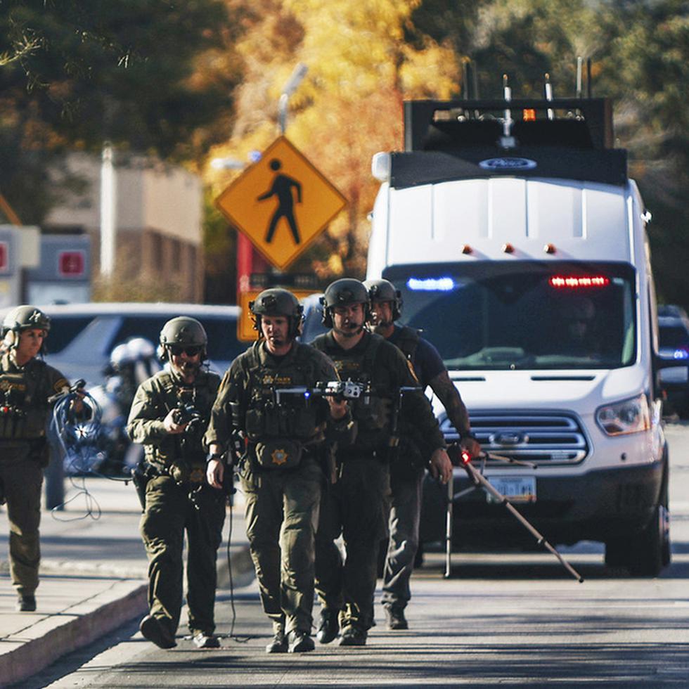 La policía durante el proceso de atender el tiroteo en la Universidad de Nevada.