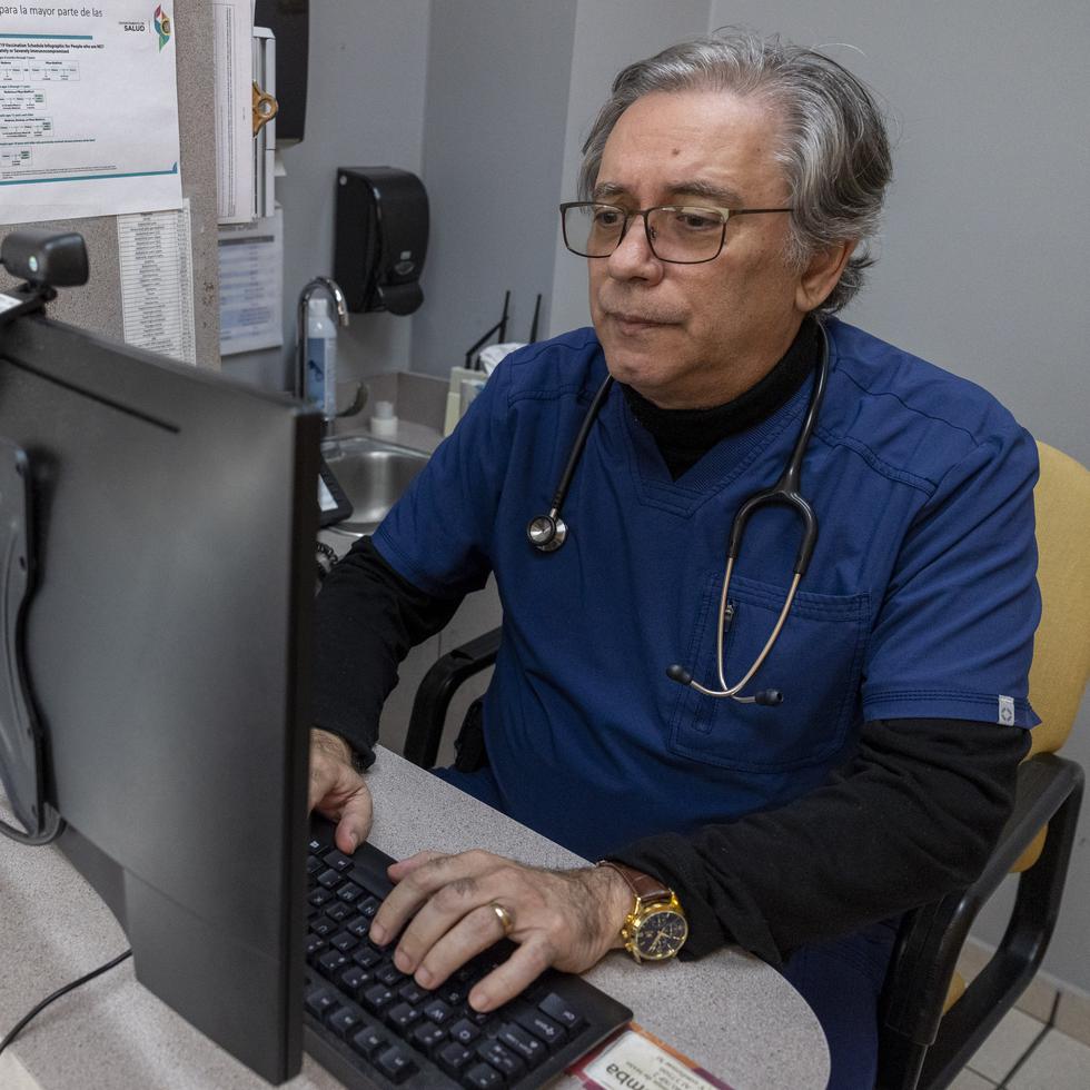El doctor Fernando Ysern, pediatra con oficina en Caguas, reconoce que la práctica de la medicina se ha complicado con más requisitos burocráticos y administrativos que antes no se exigían o no eran tan rigurosos.