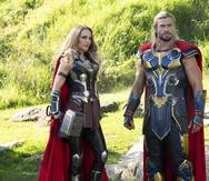 Natalie Portman y Chris Hemsworth protagonizan "Thor: Love and Thunder".