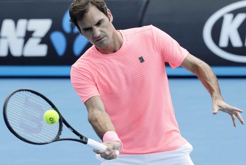 Federer comenzará este lunes su semana 303 al frente de la ATP, cinco años y 106 días después de que cediera el trono por última vez, y 14 años y 17 días después de que lo ocupara por primera. (EFE)