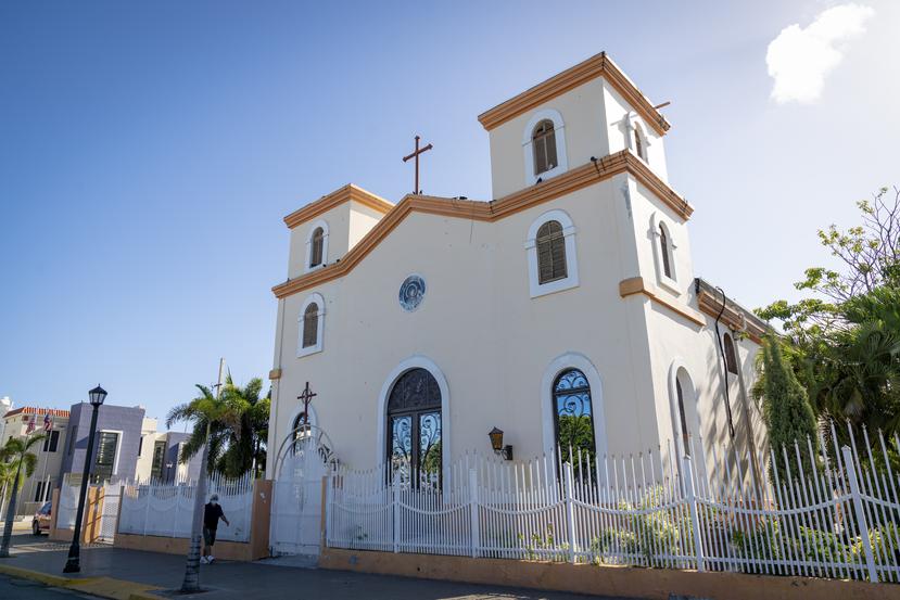 Next to the plaza stands the historic Cathedral of St. James the Apostle, named after the patron saint of the town. The structure dates back to 1922.