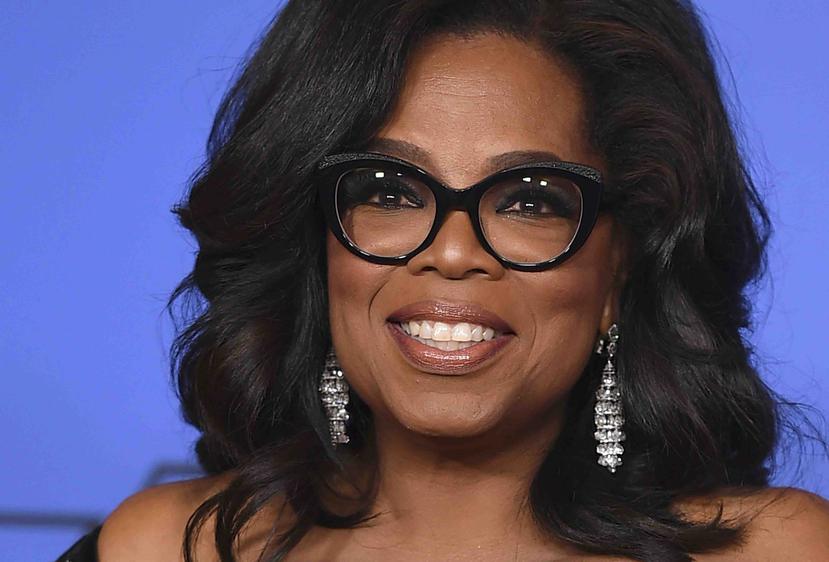 Oprah Winfrey demostró que trae ritmo al bailar el éxito latino (AP).