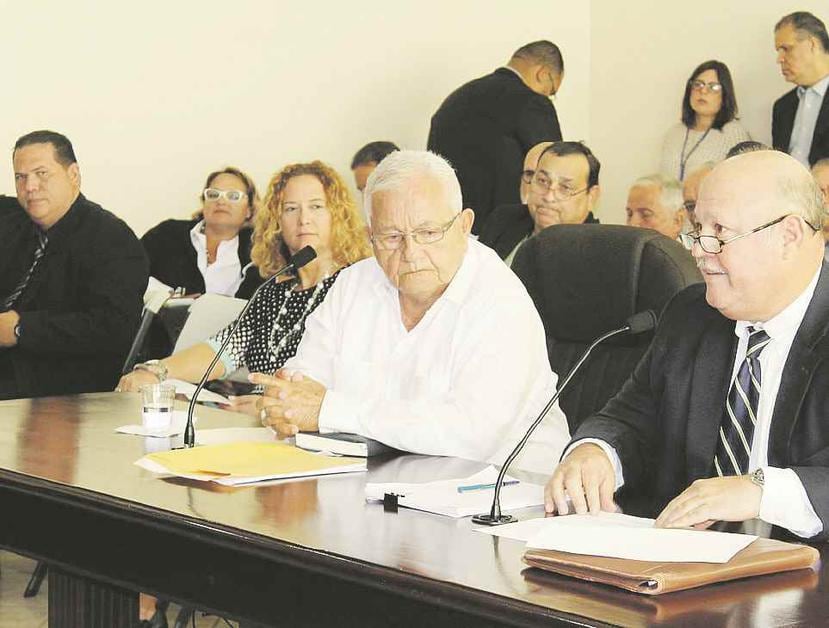 Miembros de la Federación de Tiro de Puerto Rico comparecieron ayer a una vista pública de la Comisión de Seguridad Pública del Senado, en Aguada, para oponerse a la nueva Ley de Armas.  (Suministrada)