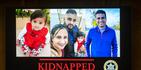 En la imagen, la bebé Aroohi Dheri, de ocho meses, y sus padres, Jasleen Kaur, de 27 años; Jasdeep Singh, de 36 años, y el tío, Amandeep Singh, de 39 años. (Archivo)