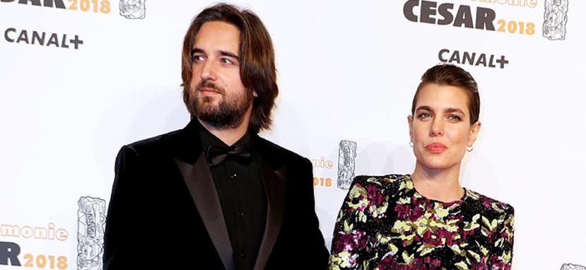 Charlotte y Dimitri posan en los Premios César 2018, en París. (Foto: EFE)