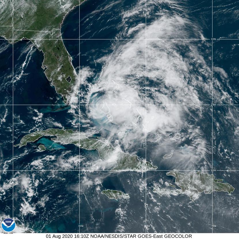 Imagen satelital del huracán Isaías mientras se acerca a la costa este del estado de Florida.