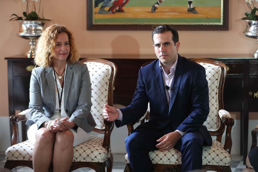 Sara Rosario, presidenta del Copur; y Ricardo Rosselló, gobernador de Puerto Rico. (GFR Media)