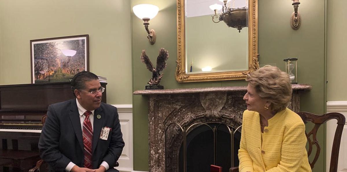 The president of the House of Representatives of Puerto Rico, Rafael “Tatito” Hernández, and the president of the Senate Agriculture Committee, Democrat Debbie Stabenow.