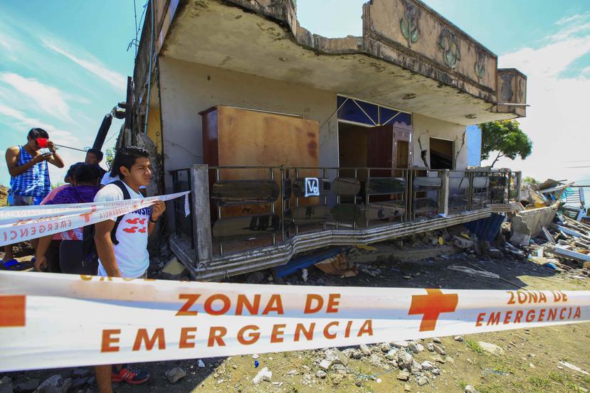 El presidente ecuatoriano, Rafael Correa, estudia vender una planta hidroeléctrica, propiedad del Estado, para encarar las dificultades económicas derivadas del terremoto del pasado 16 de abril. (EFE / José Jácome)