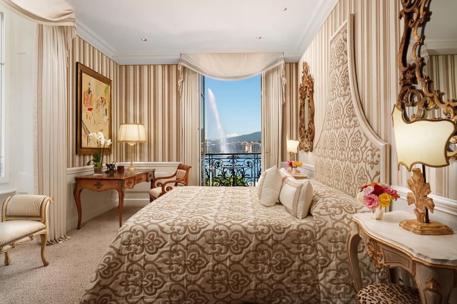 The Anglaterre hotel in Geneva is elegantly located on the shore of Lake Leman and with magnificent views of the famous Jet d'Eau fountain (a 140 meter high water jet).