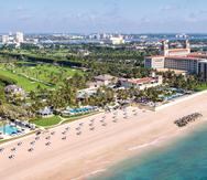 Vista aérea del lujoso hotel The Breakers, en Palm Beach, Florida.