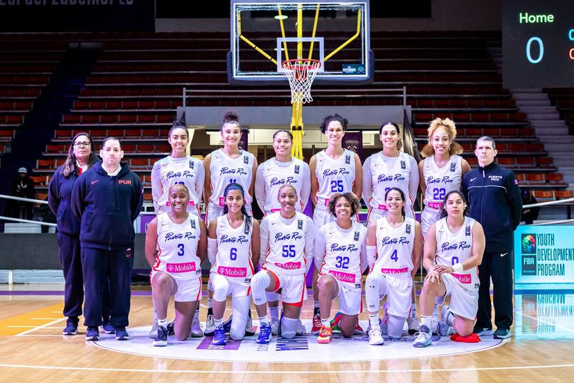 La Selección Nacional femenina en el Centrobasket en México.