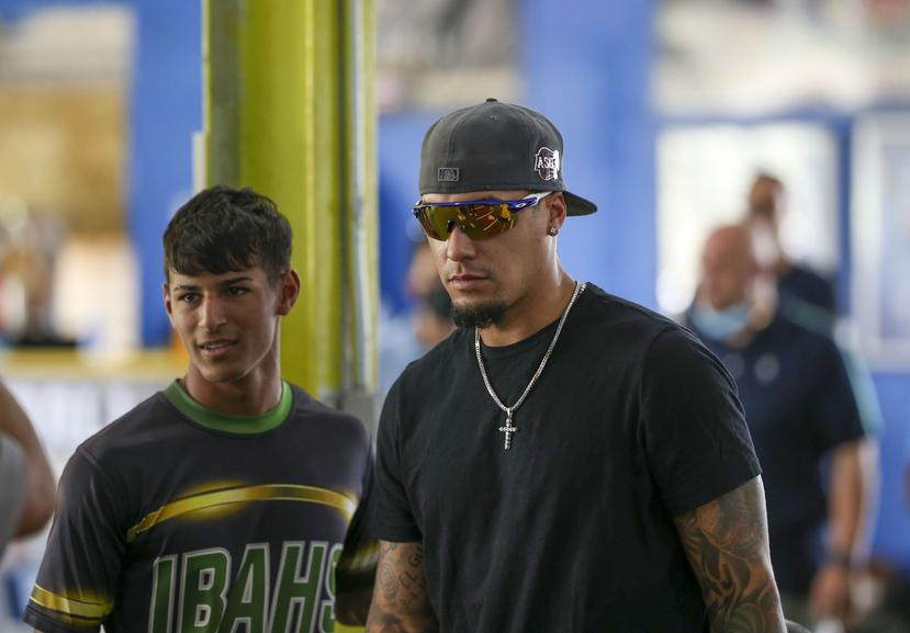 Javier Báez, estelar jugador de los Cubs de Chicago, junto al prospecto Steven Ondina.