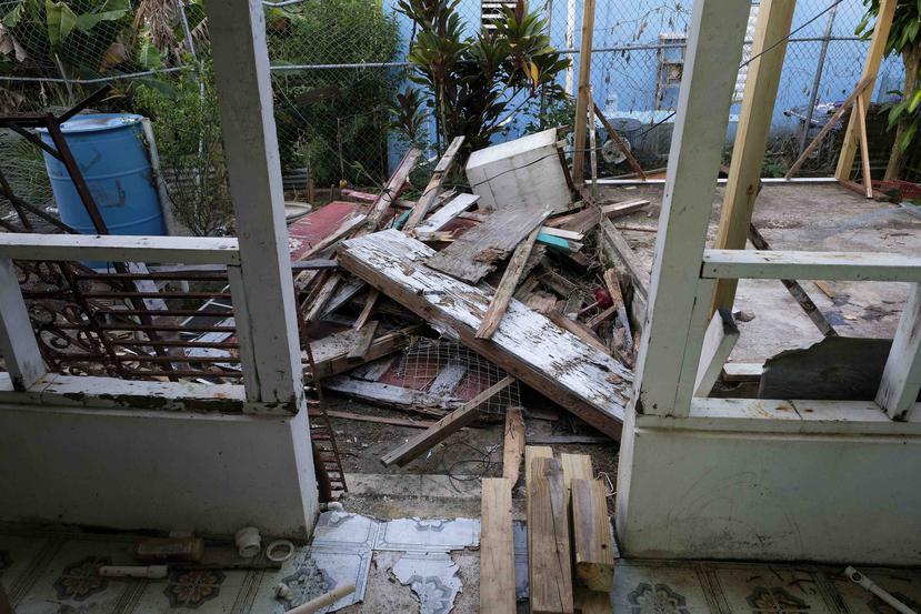 Una de las casas que sufrió daños severos tras el paso del huracán María.