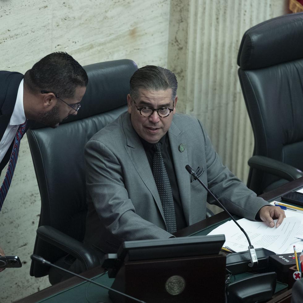 Según la orden administrativa emitida por el presidente de la Cámara de Representantes, Rafael “Tatito” Hernández (derecha), las labores presenciales quedaron suspendidas desde el 13 de febrero y hasta el 4 de marzo, para un total de 21 días.