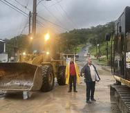 El alcalde de Jayuya, Jorge González, indicó que al menos 100 viviendas se afectaron por derrumbes o inundaciones en su municipio.