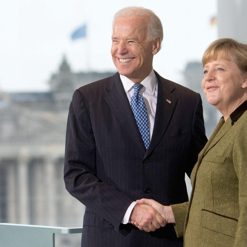 El, entonces, vicepresidente de Estados Unidos, Joe Biden, y la canciller alemana, Angela Merkel, durante un encuentro en Berlín en 2013.