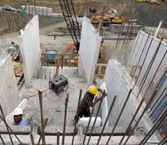 La industria de la construcción no ha podido tener continuidad en los proyectos de reconstrucción por la falta de fluidez de los fondos federales.